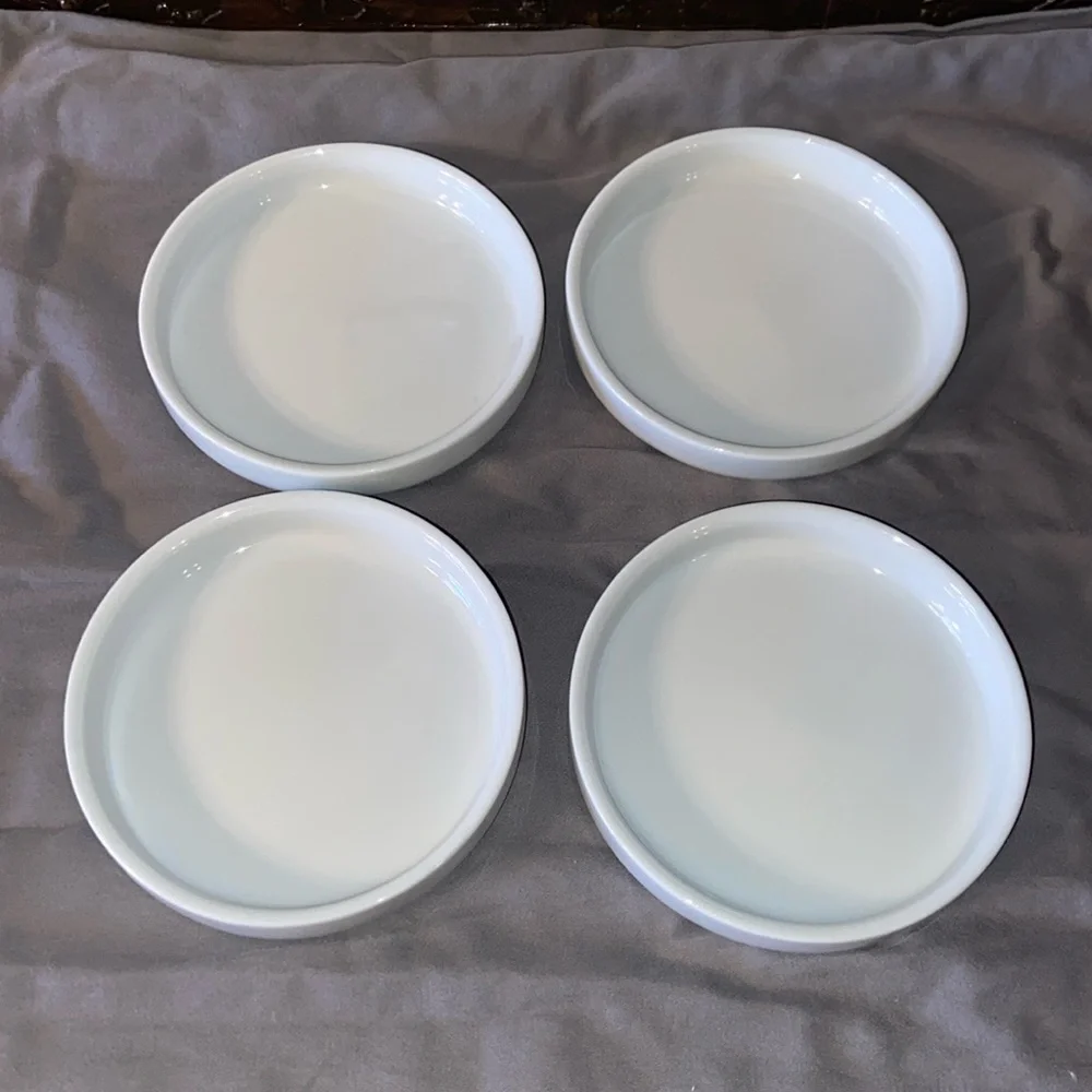 Like new Xcell ceramic dipping dishes set of 4 round 4” diameter